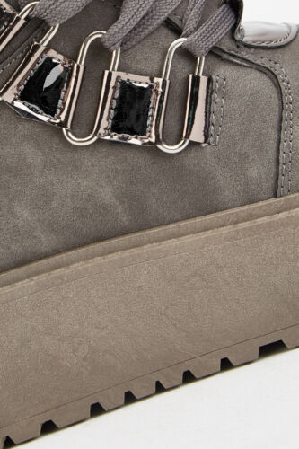 punky, Urban,street-style.GREY PLATFORM CHUNKY HIKING BOOTS SIZE 6 Unbranded