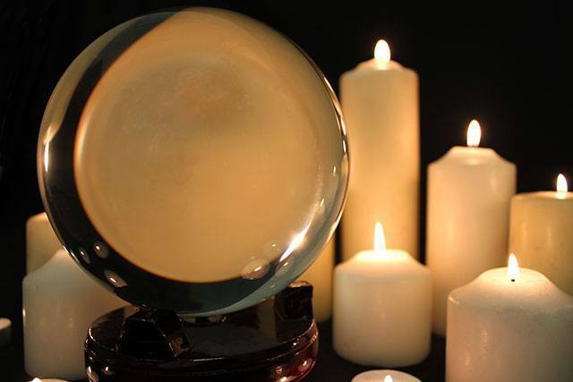 5cm Crystal Ball on Stand (1) 5cm Crystal Ball on SMALL WOODEN Stand Unbranded