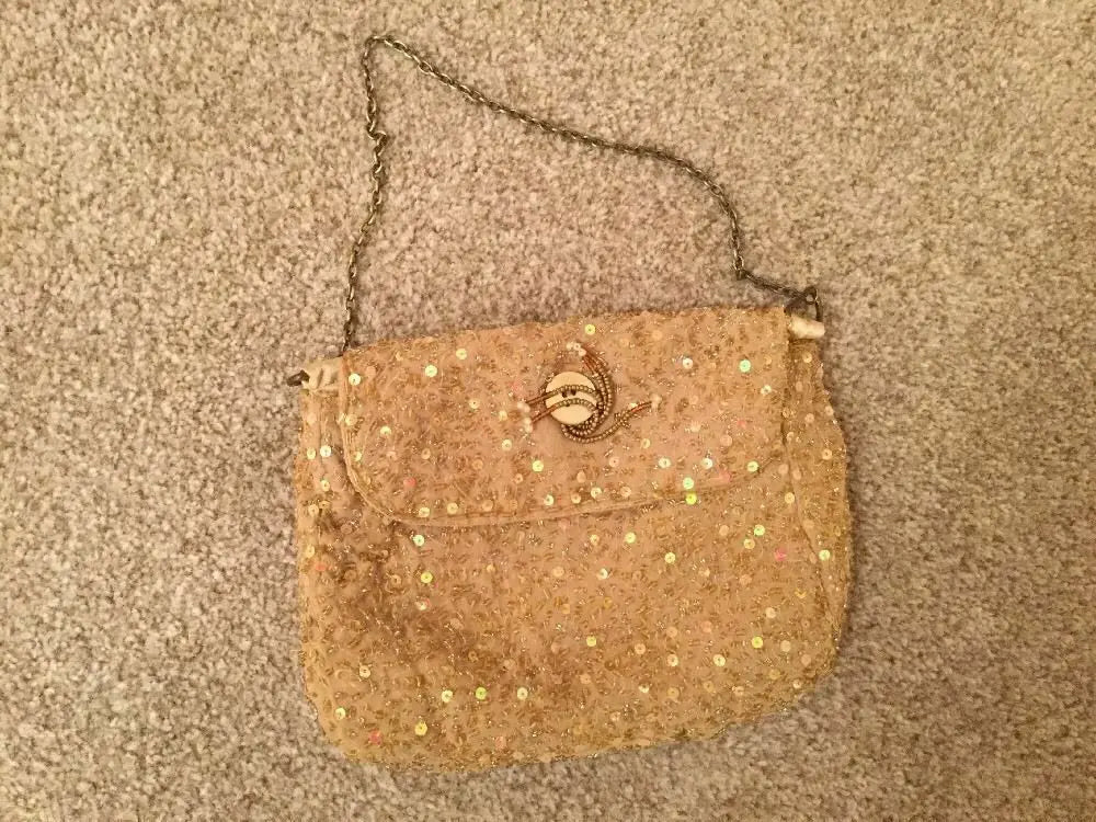 StunningVintage/Retro gold sequin Eve/clutch bag-button &beadwork det 8.5"X5x1" Unbranded