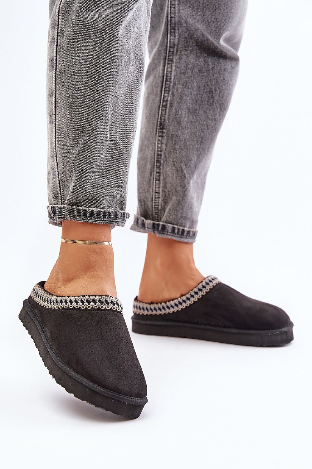  Slippers model 202660 Step in style 