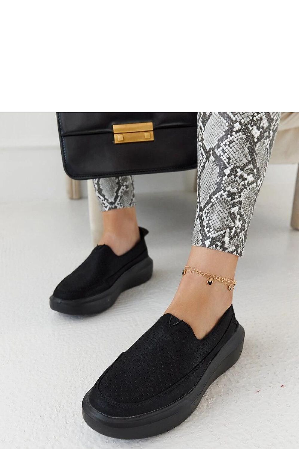  Low Shoes model 206474 Solea 