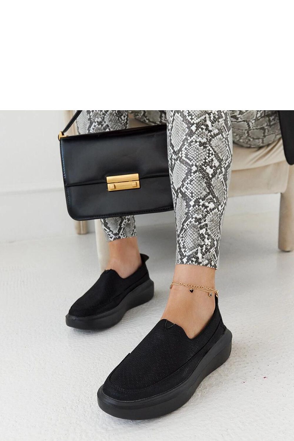  Low Shoes model 206474 Solea 