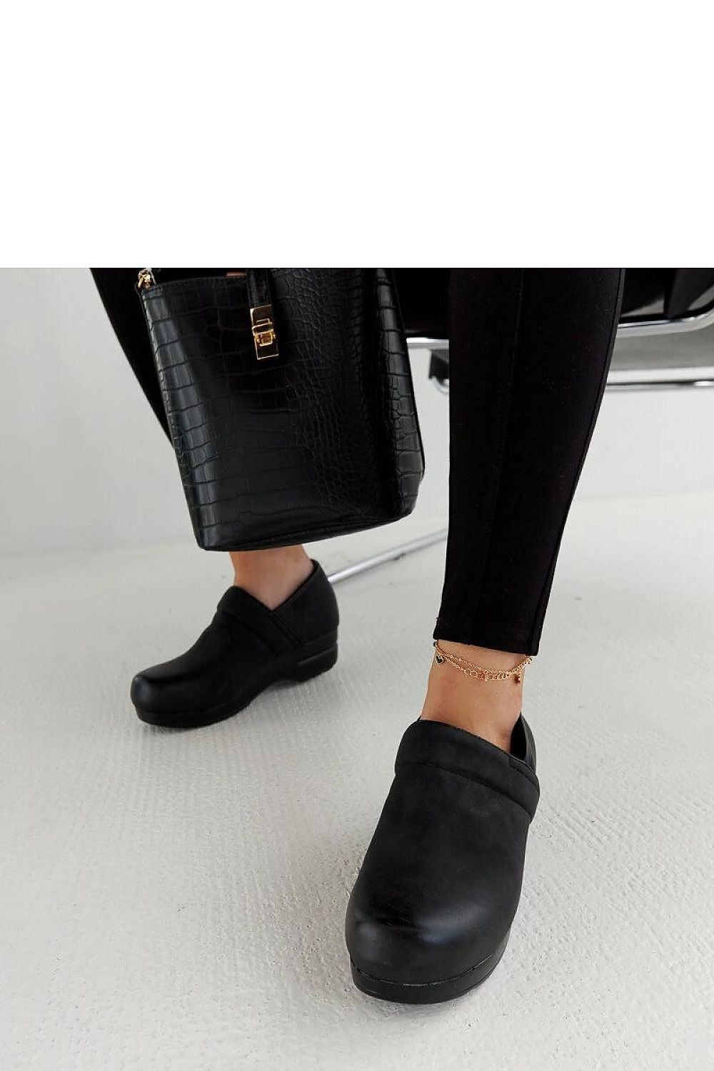  Low Shoes model 206480 Solea 