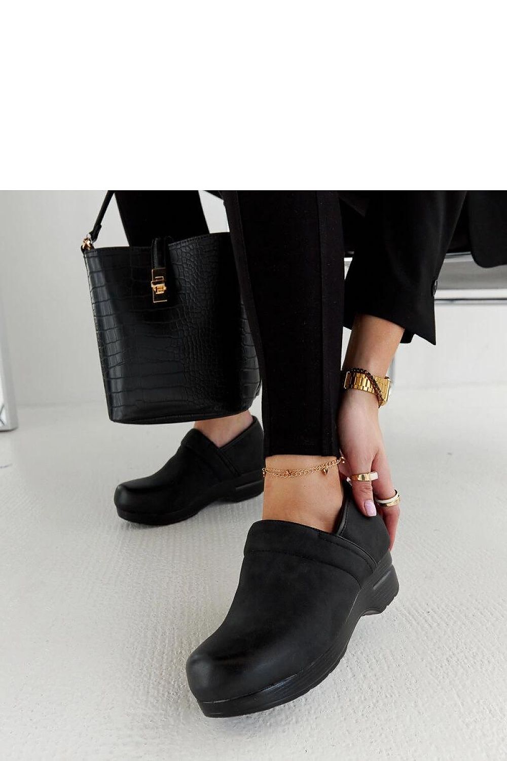  Low Shoes model 206480 Solea 