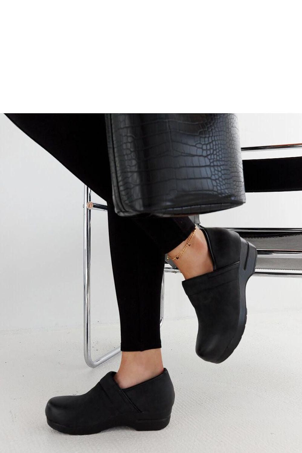  Low Shoes model 206480 Solea 