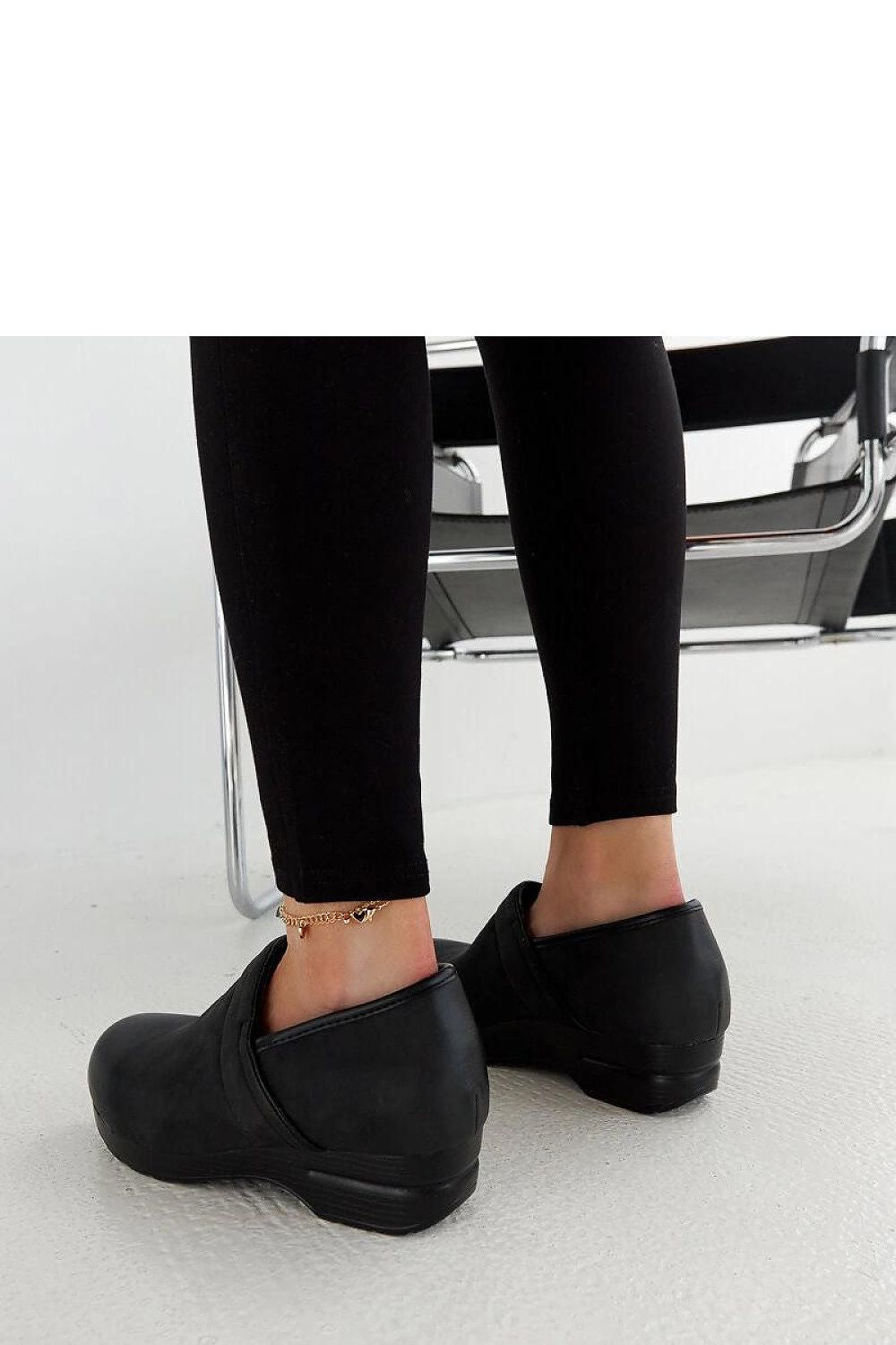  Low Shoes model 206480 Solea 