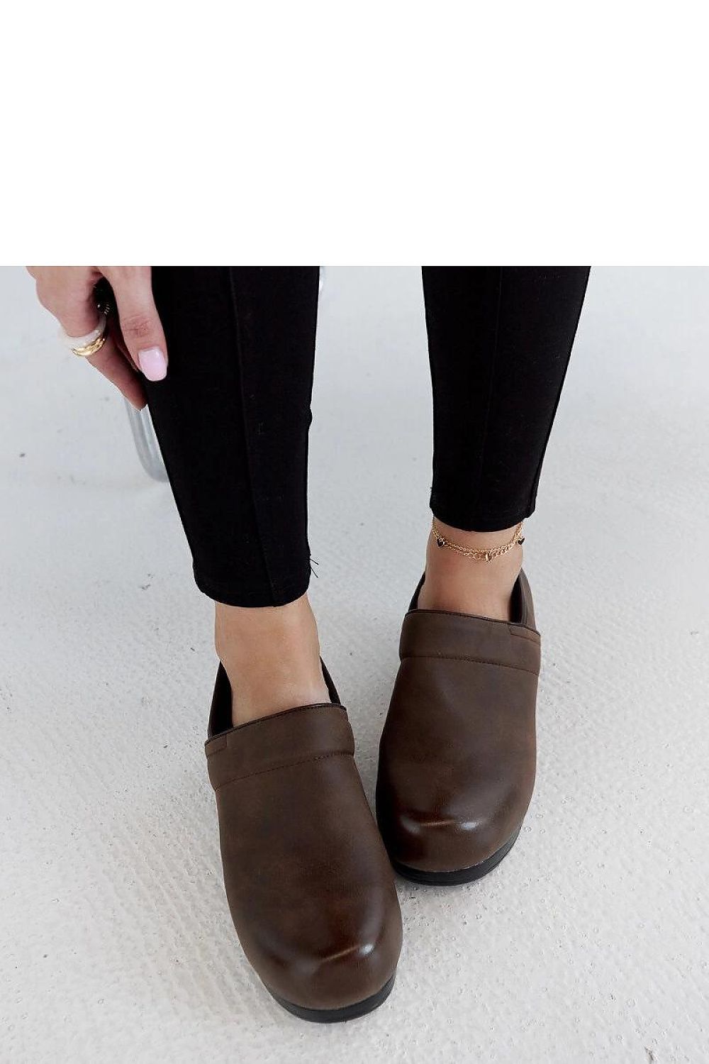  Low Shoes model 206481 Solea 