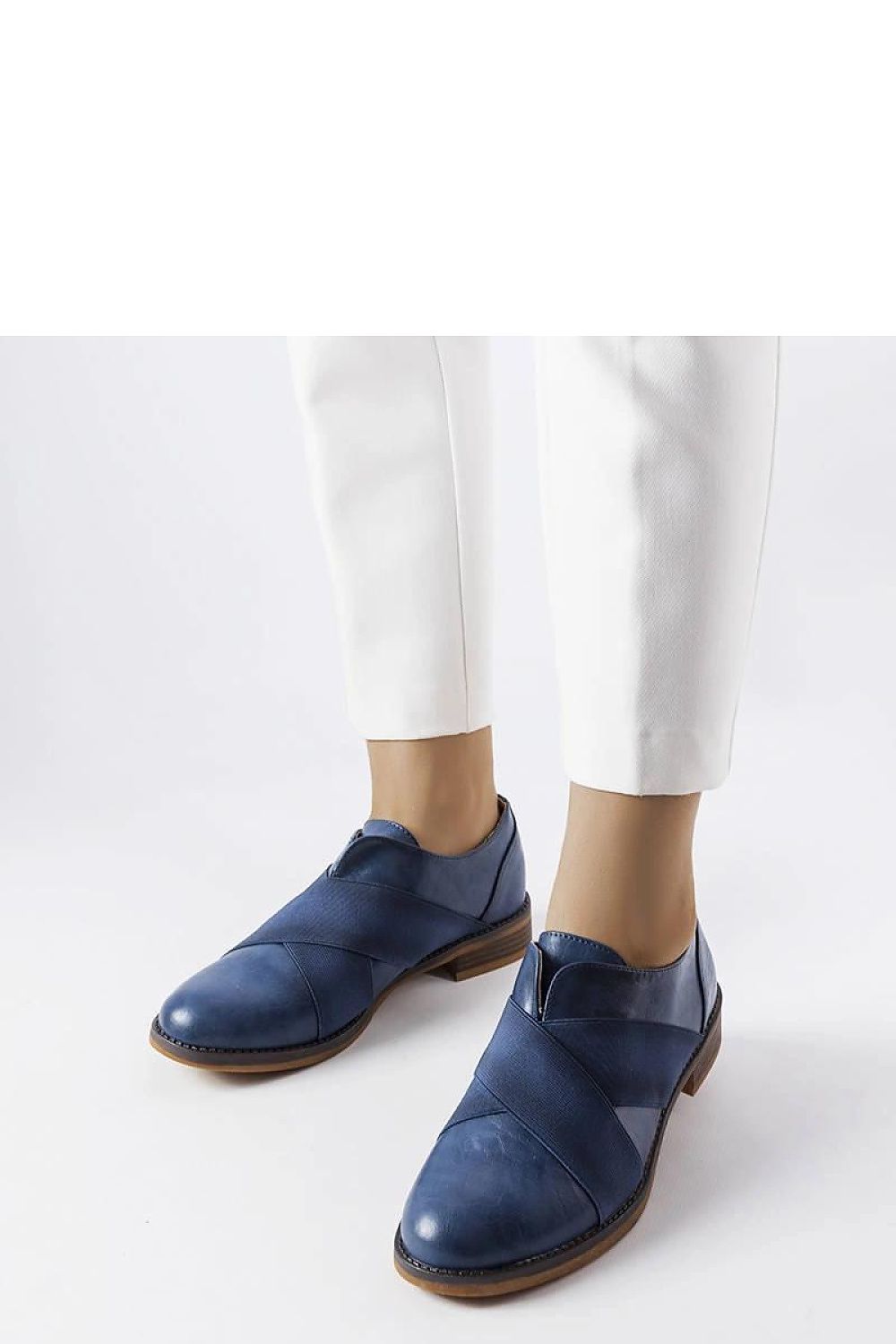  Low Shoes model 207053 Solea 