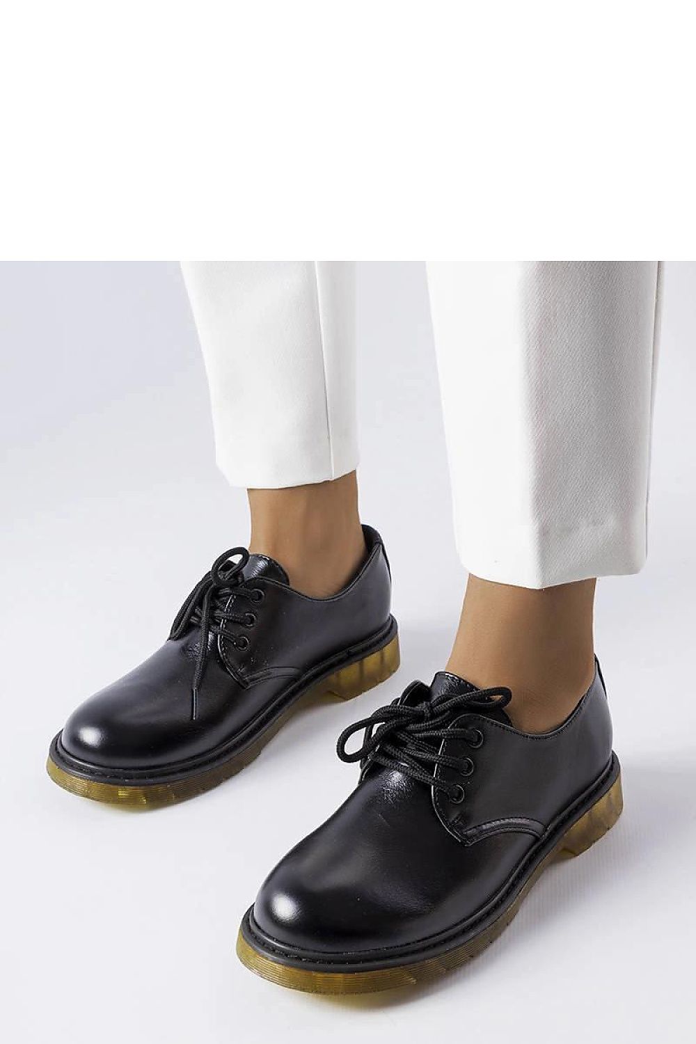  Low Shoes model 207086 Solea 