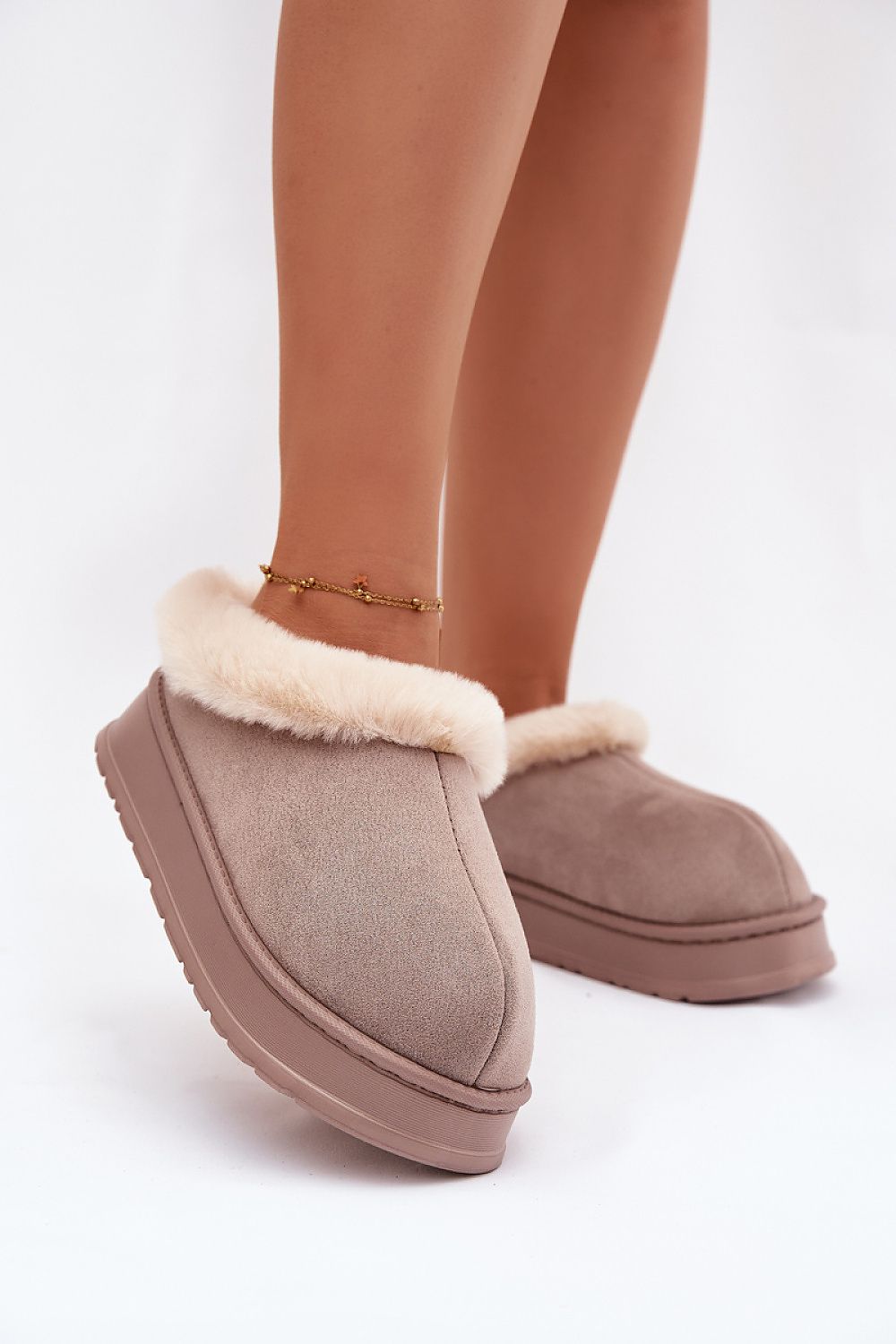  Slippers model 222280 Step in style 