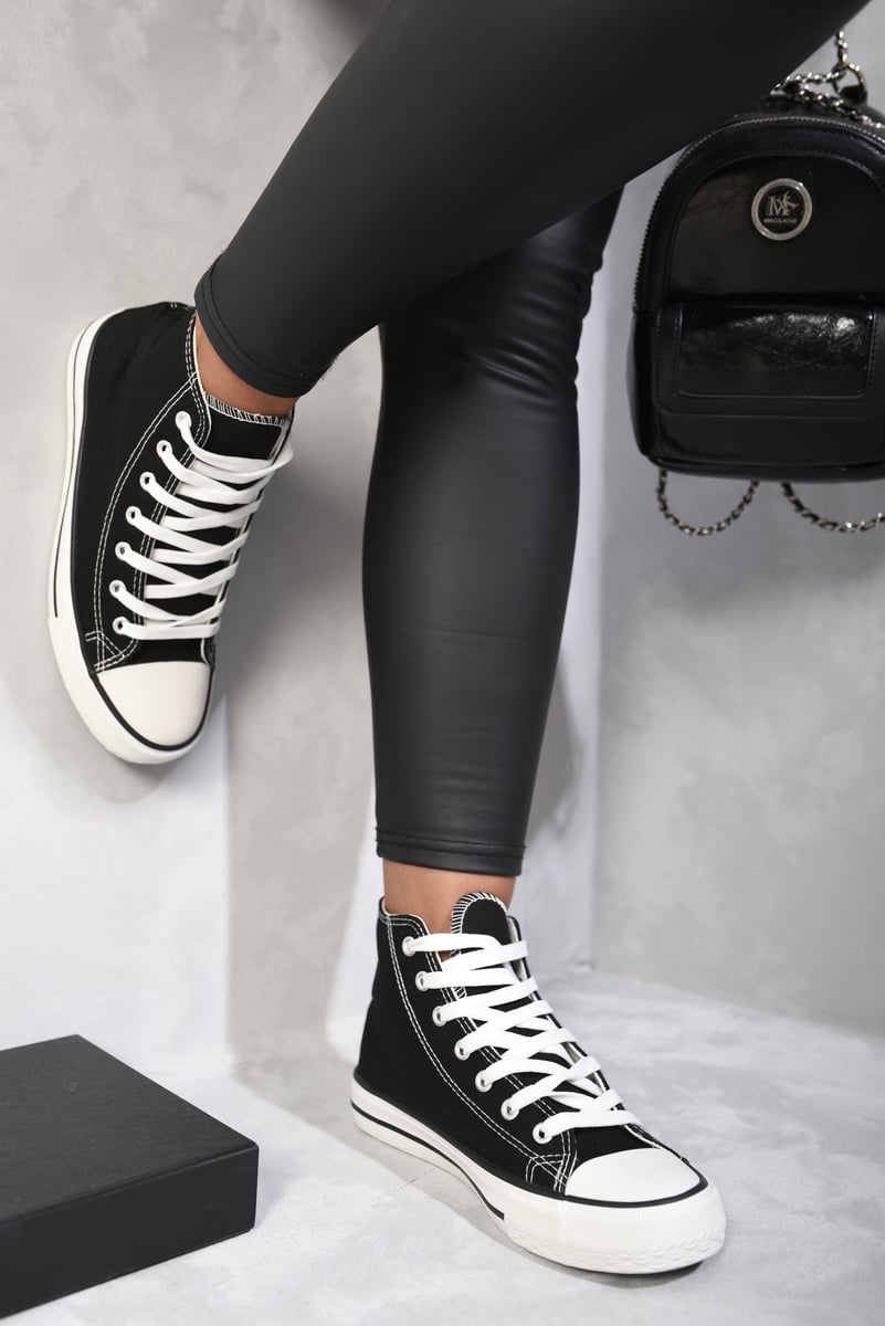 High Top Lace Up Trainers Moda