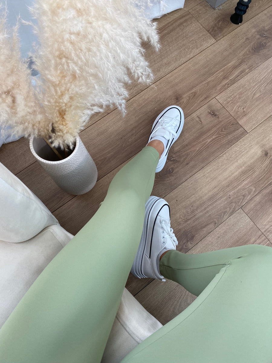 Stretchy Wide Waistband Second Skin Leggings Moda