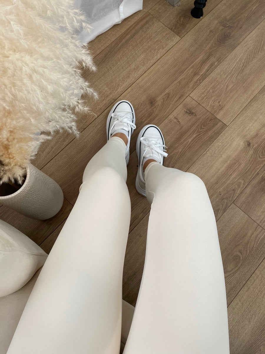 Stretchy Wide Waistband Second Skin Leggings Moda