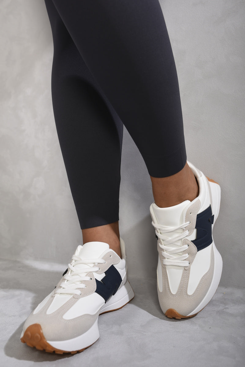 Low Top Lace Up Trainers Moda