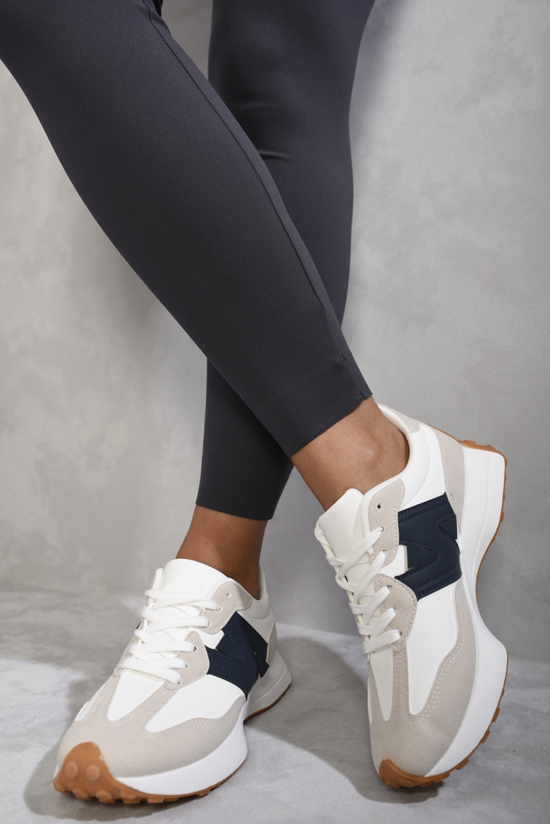 Low Top Lace Up Trainers Moda