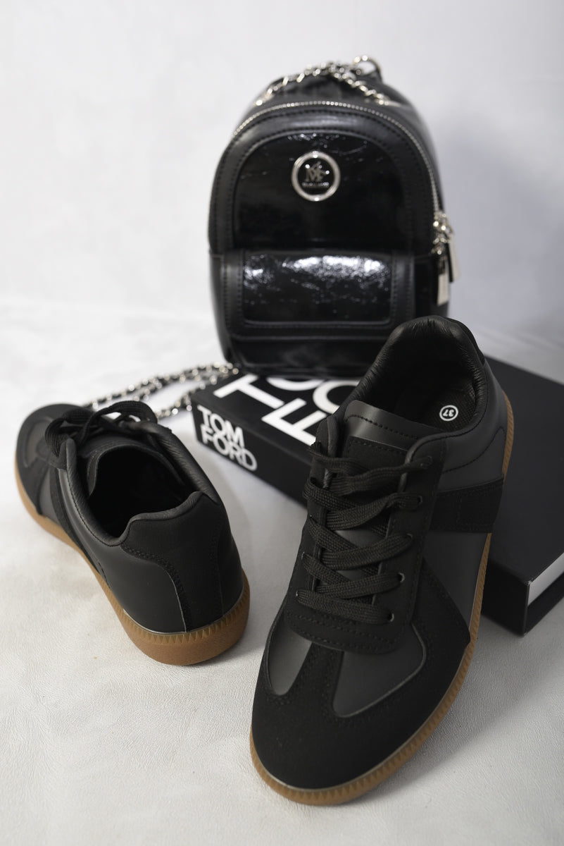 Low Top Lace-Up Trainers Moda