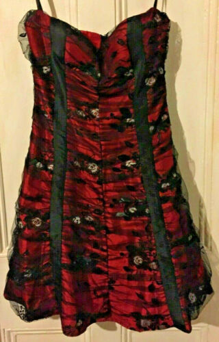 stunning Red and Black Gothic Dress Knee Length,underlayers Size 10 Nazz Collection