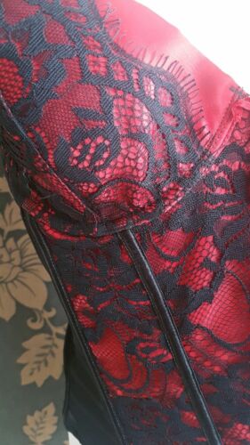sexy goth/steampunk/cosplay/stage wear black/red lace sexy corset Size 38D Unbranded