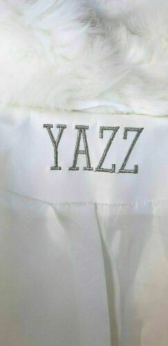 Women's Yazz White Faux bOMBERJacket Winter Shaggy.FAUX LEATHER HEM,ZIP Size 18 Yazz