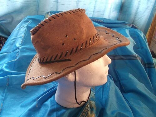 VINTAGE UNISEX Grade A rust brown SUEDE EFFECT long brim bush/safari hat.19" Unbranded