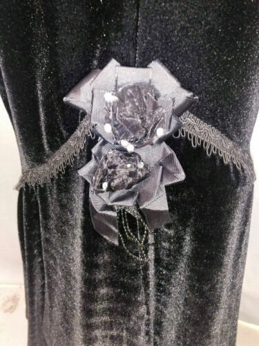 Long Goth/PUNK/STEAM PUNK Velvet Skirt By Phaze New Size 12-FLOWER CROSAGE phaze
