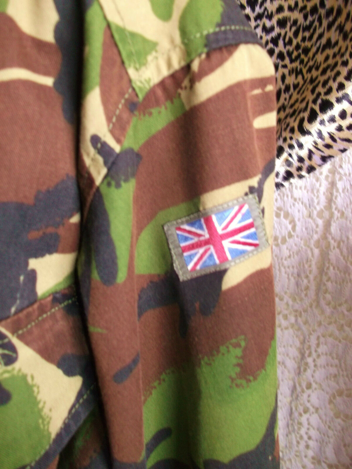 army surplus.British camouflage shirt.long sleeves.zip&button front48"chest Wonkey Donkey Bazaar