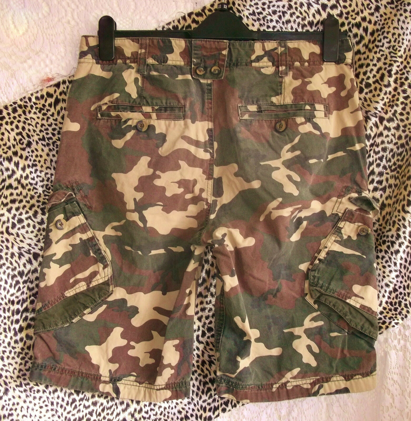 cederwood 34" camouflage shorts. canvas/cotton.back& side  pockets Wonkey Donkey Bazaar