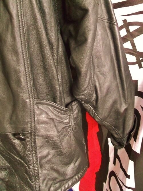 Vintage/retro style crop black 3/4 leather jacket.size 10.X-over, 2buttON waist. Unbranded