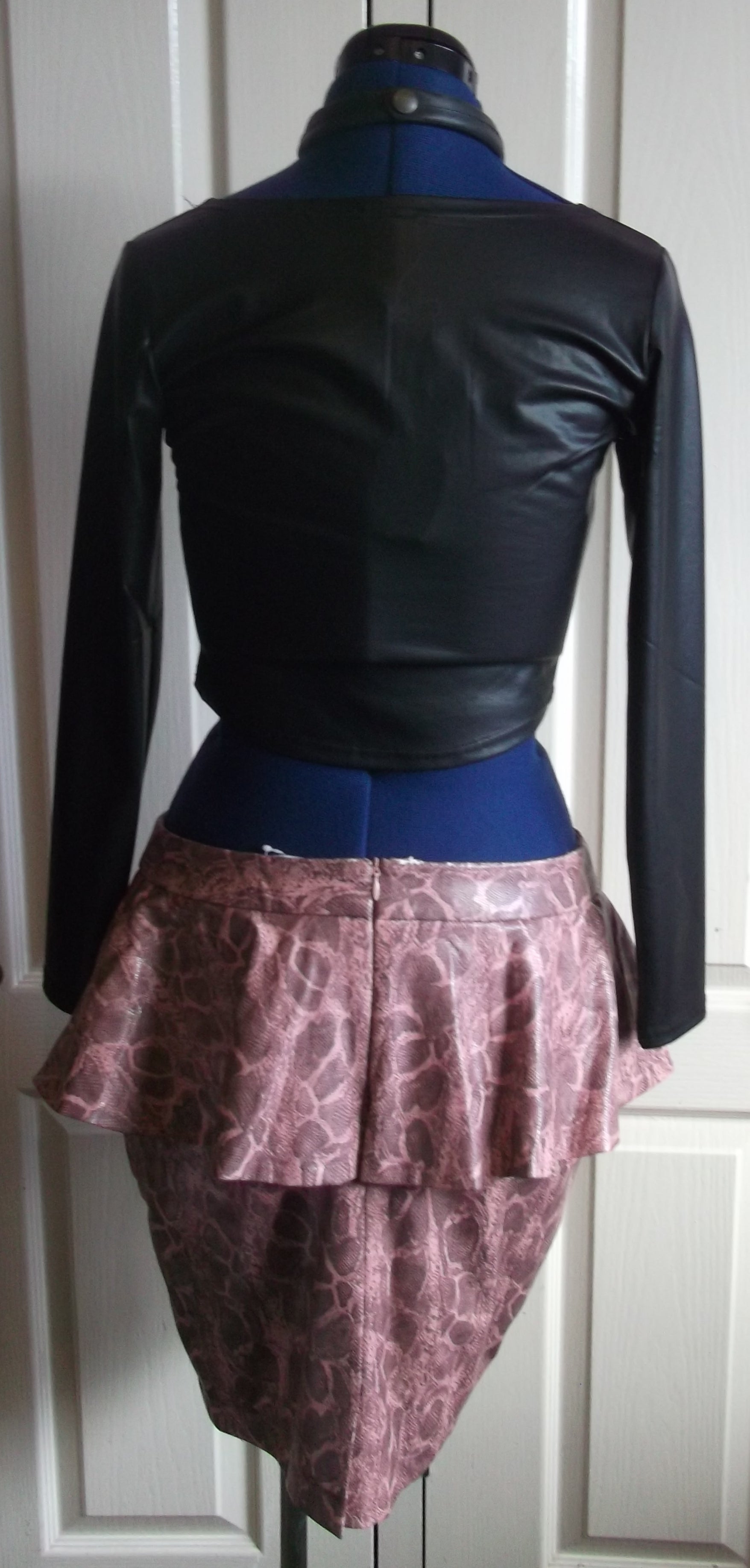 PUNK/alternative pink faux snakeskin peplo skirt.size 14uk.kneelength,zip,lined Wonkey Donkey Bazaar