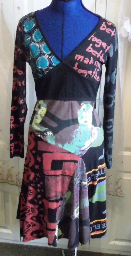 Desigual women's long sleeve dress size 8-10, just below knee length.stunning. Desigual