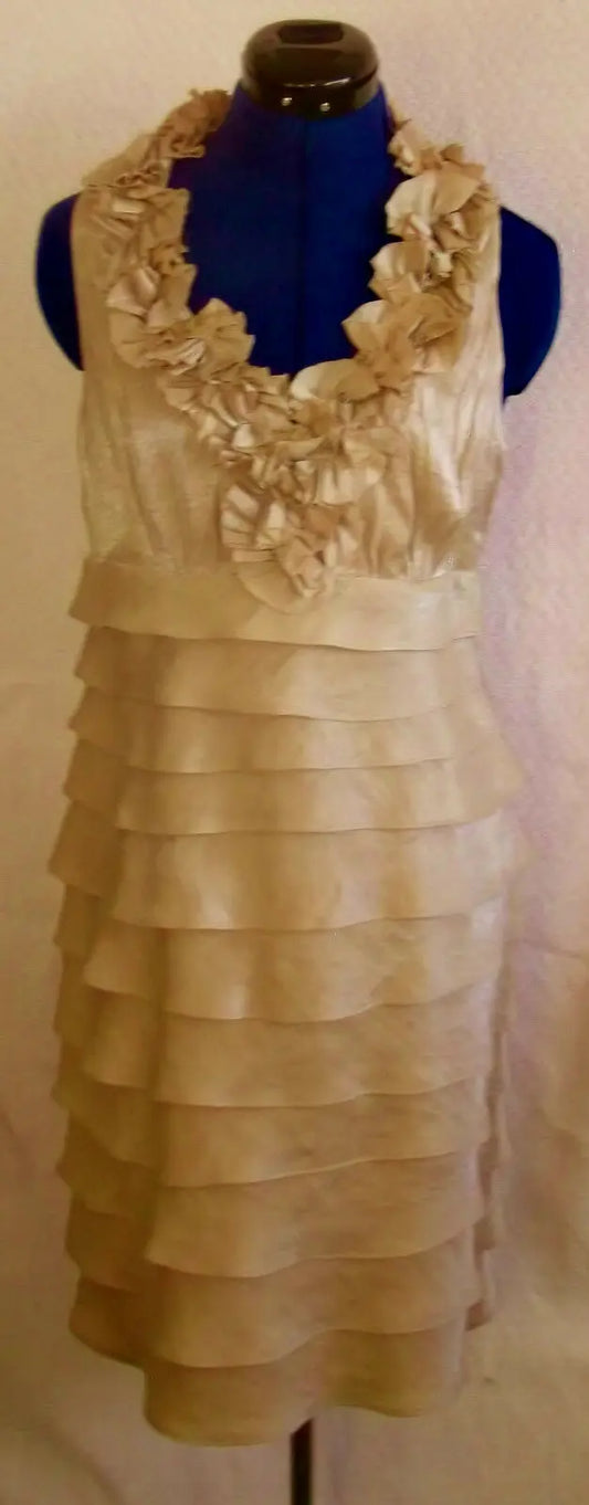 Exquisite LondonTimes.size8,cream silk tiered cocktail dress,lined.kneelength London Times