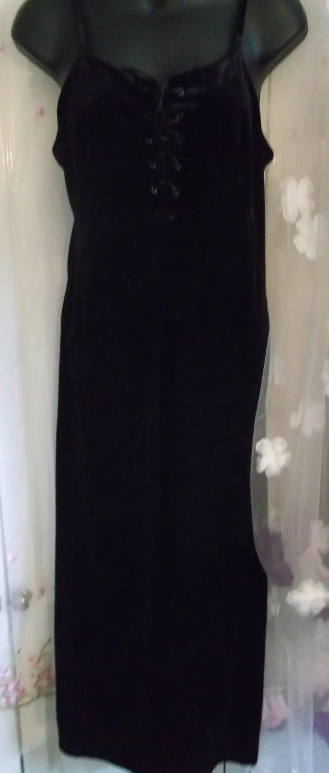 Gothic black velvet dress with front lacing. Size 14 (more a 12) see description Glamour