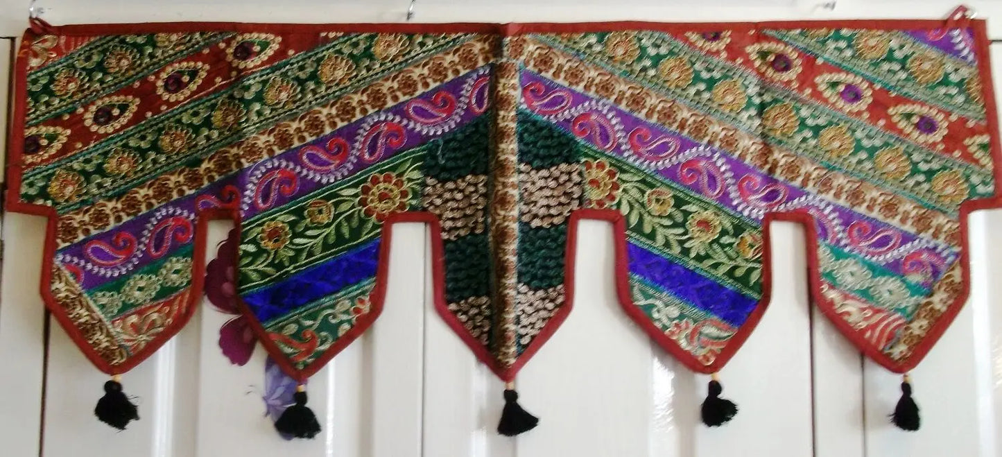 Radlisha Krisha Toran 98cm x 37cm .aprox Oriental exquisite Unbranded