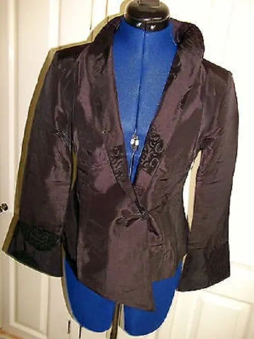 SIZE 10.FAB CHINESE SILK FITTED JACKET-black & gold SILK, LINED,MANDARIN COLLAR Unbranded