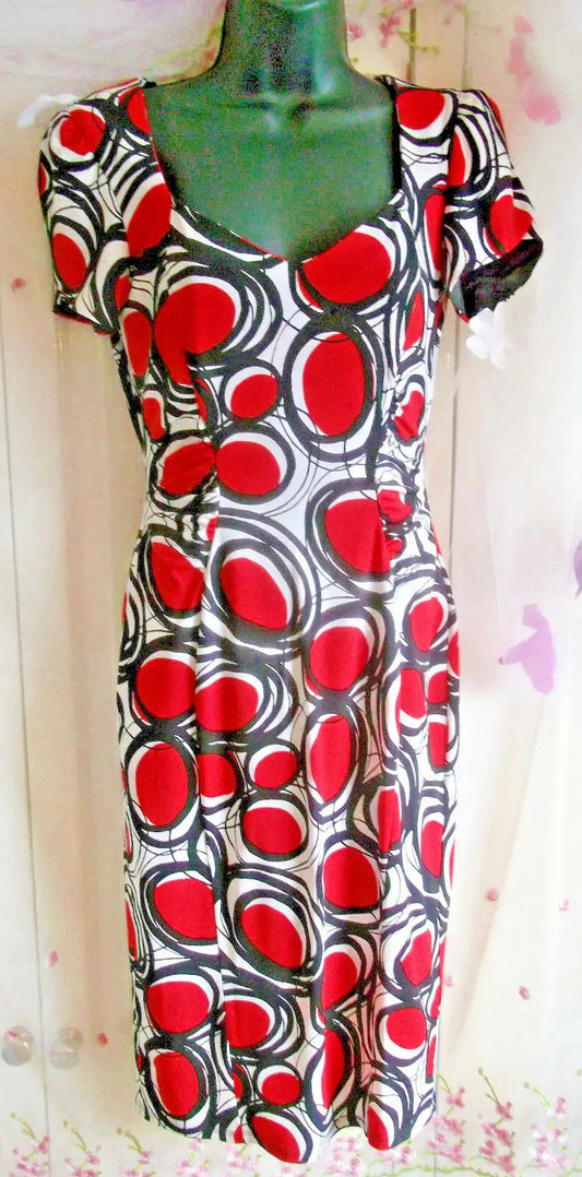 Smart M&S, lined fitted dress, size 8,hidden zip,cap sleeves,calf length NEW. Marks and Spencer