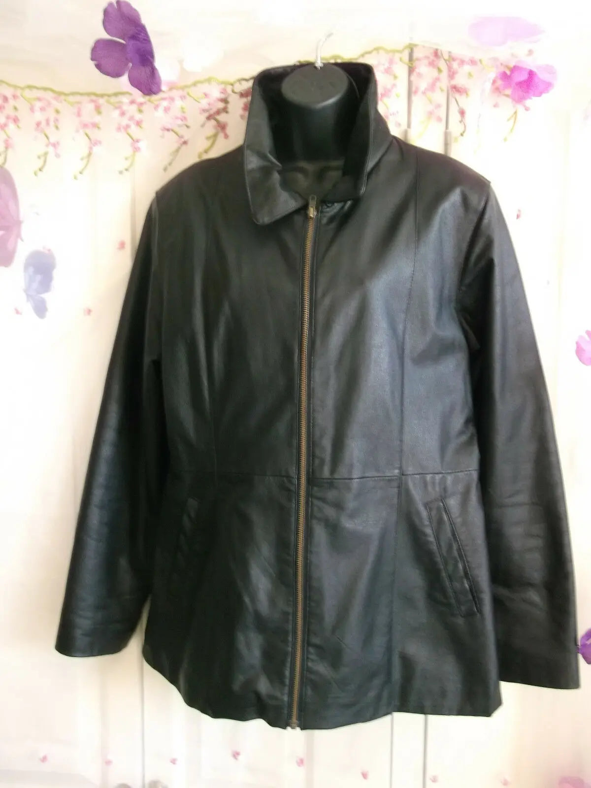 Stunning, Black leather coat 3/4 length,zip front,size 12.Bust 43".excellent con Unbranded