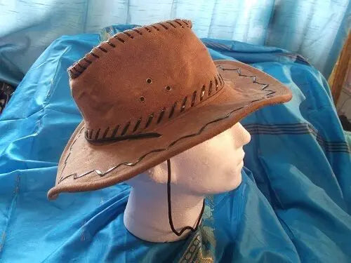 VINTAGE UNISEX Grade A rust brown SUEDE EFFECT  long brim bush/safari hat.19" Unbranded