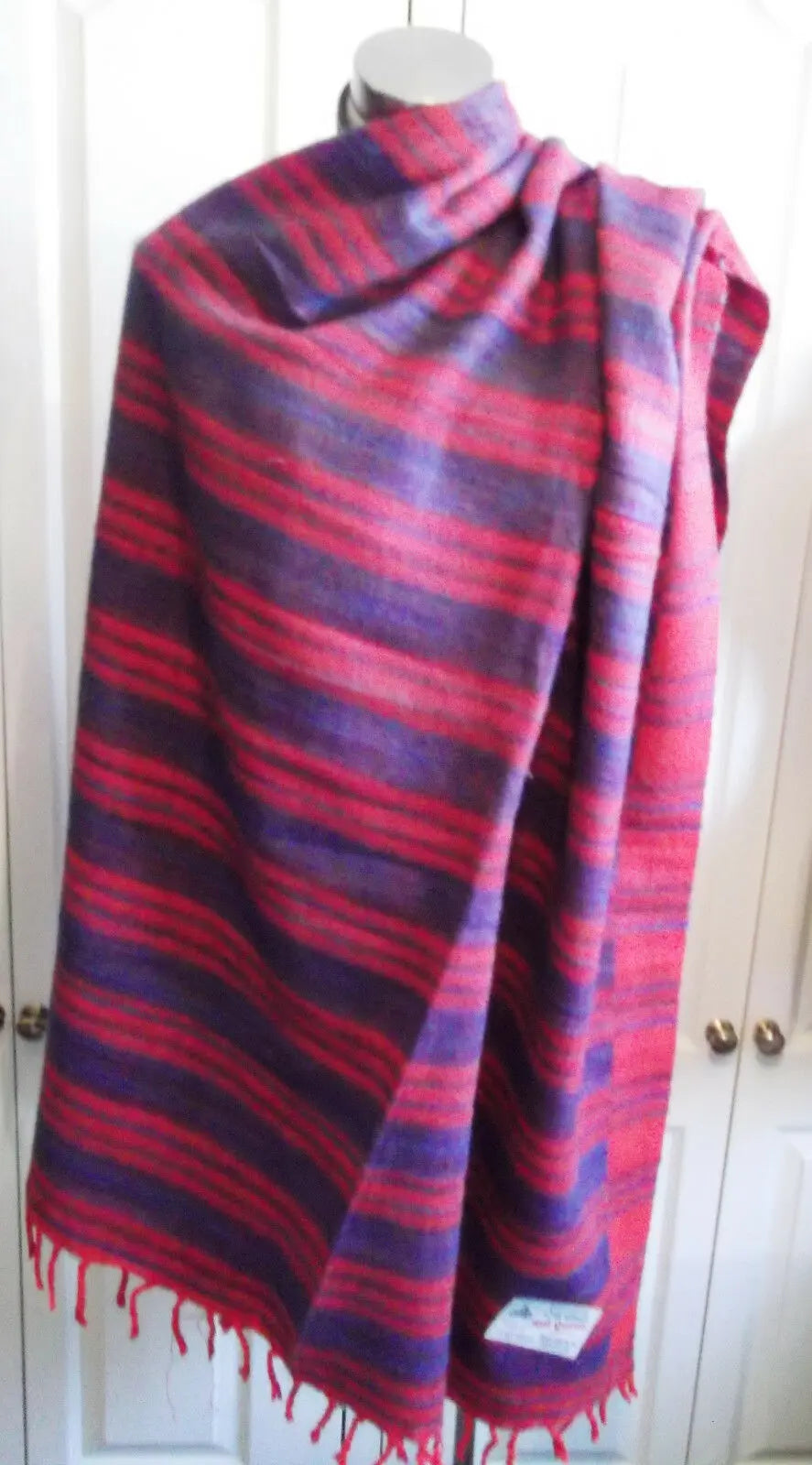 Warm & cuddly Cashmelon Blanket/Shawl/wrap -Standard size 104 cm x 195 cm. Unbranded