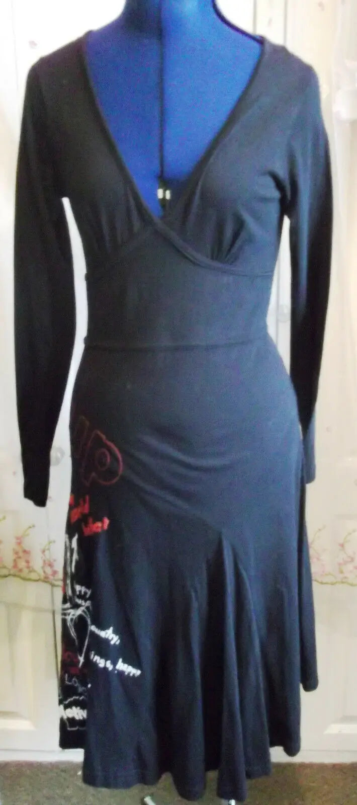 Womens Desigual dress-black, long sleeves, diag hem stunning Designer item Desigual