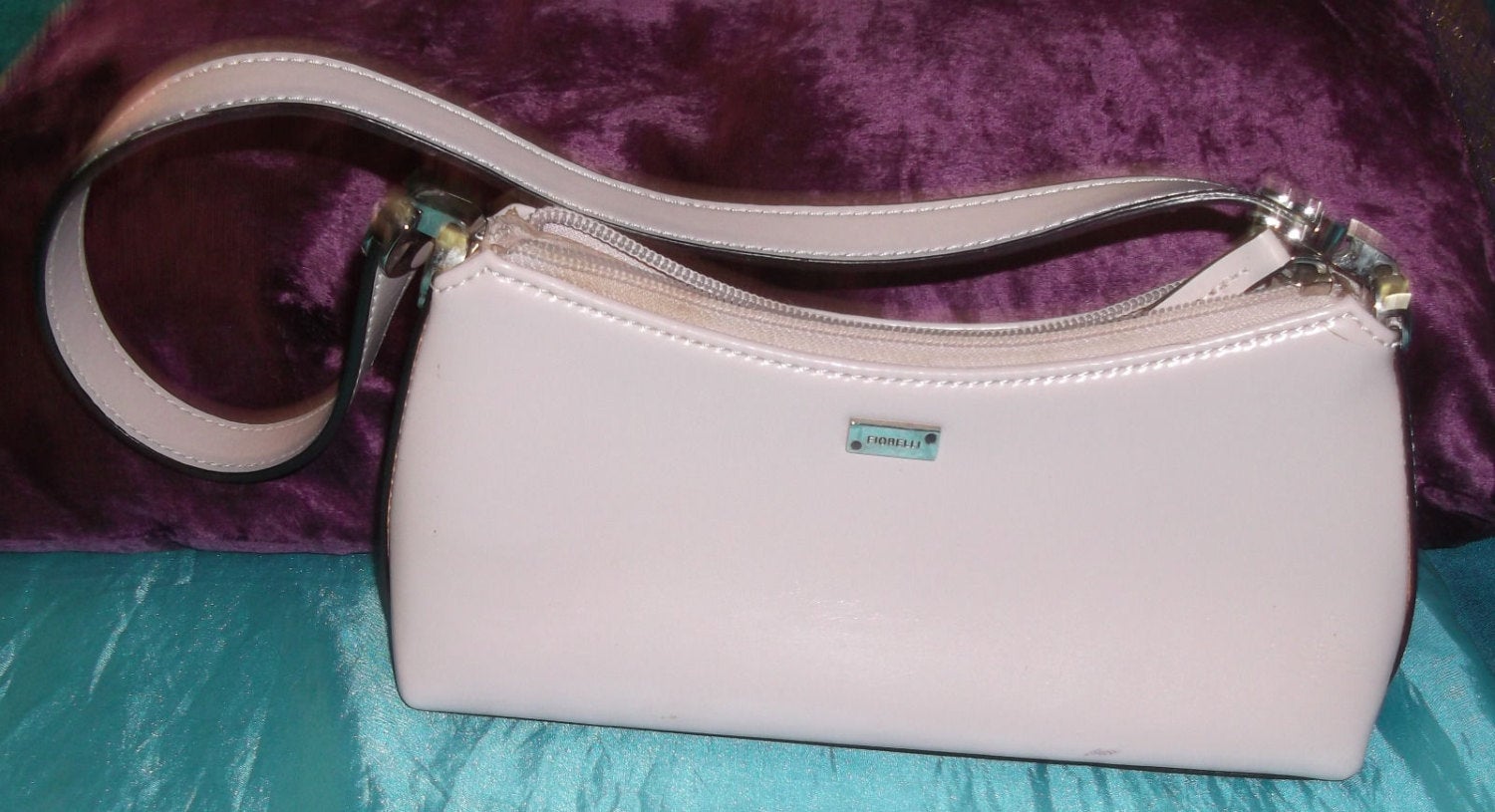 Fiorelli cream leather small shoulder bag-1strap.zip fastener/innner pockets Wonkey Donkey Bazaar