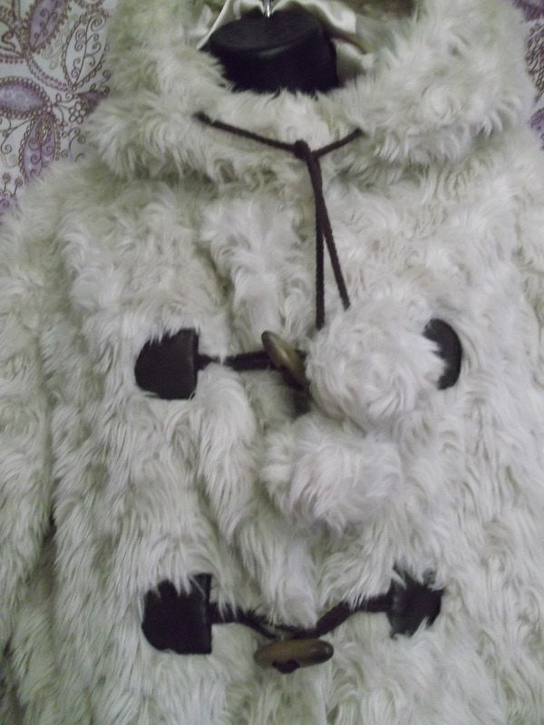 Ribbon" fluffy cream winter coat size 14.unusual fastening. sumptuously fluffy & warm Wonkey Donkey Bazaar
