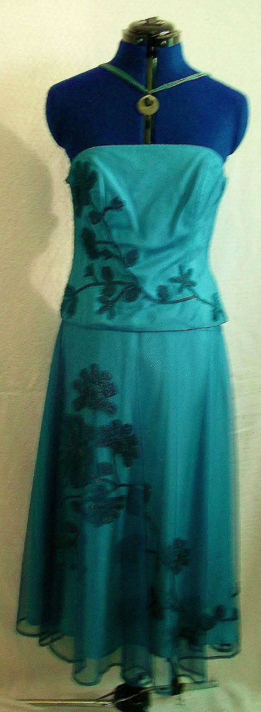 Turquoise vintage 2 piece bodice & skirt exquisite hand embellishment. Size 12 Wonkey Donkey Bazaar