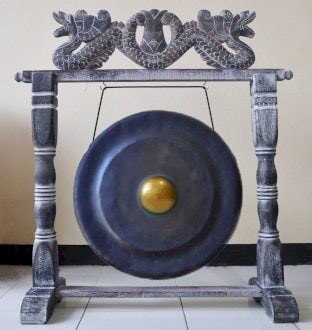Medium hand-made healing Gong in Stand - 35cm - Black Wonkey Donkey Bazaar