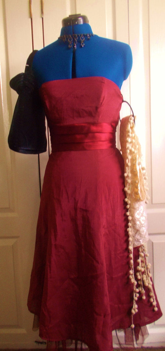 Stunningly elegant  Vintage Glam Deep Red Taffeta Designer/ Evening/ Occasion Dress.. Size 10 Wonkey Donkey Bazaar