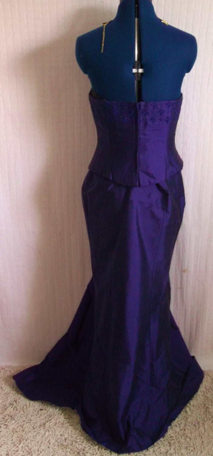 Turn heads with this Stunning Hollywood Glam/Burlesque Regal purple fine Silk 2 piece Evening/Wedding Dress-  Size 14. Wonkey Donkey Bazaar