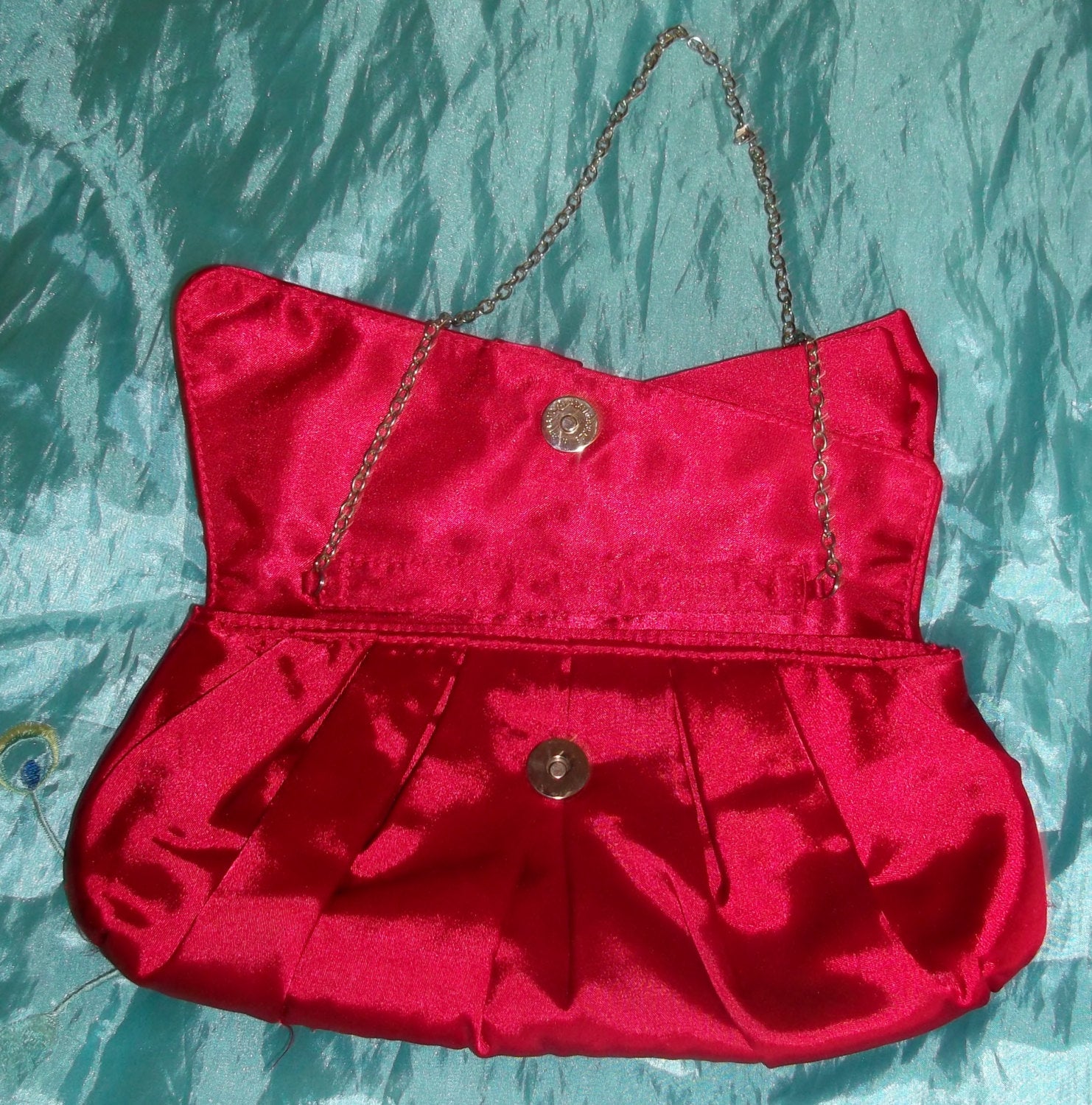 Turn heads- Stunning Vintage-Glam scarlet satin clutch bag/purse with satin bow detail Wonkey Donkey Bazaar