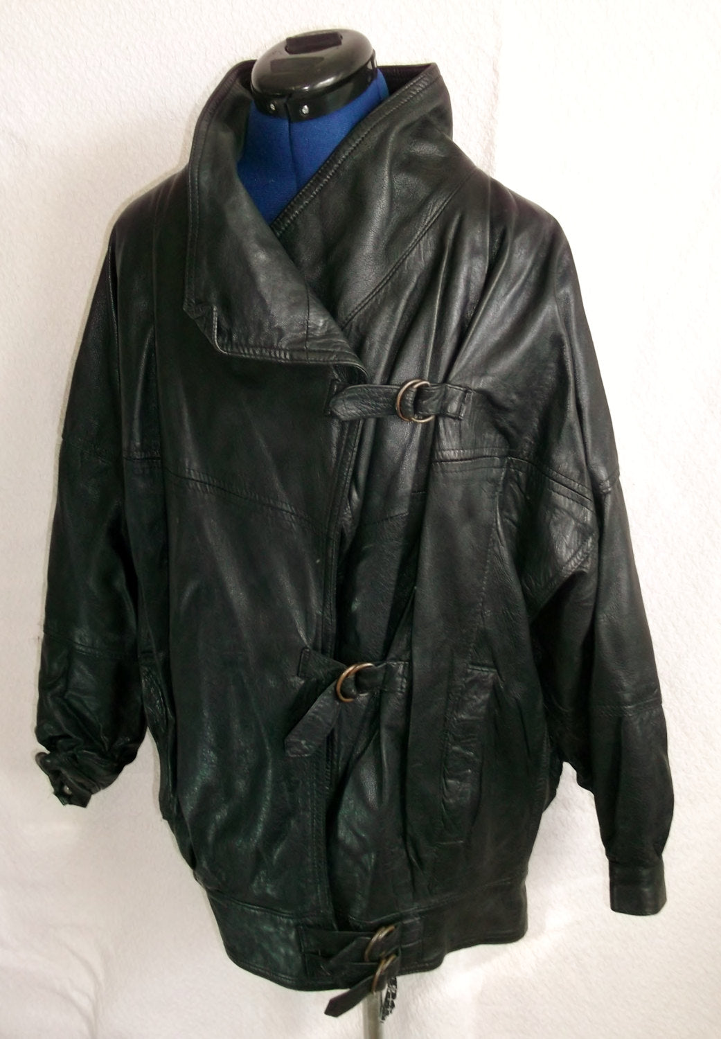 Vintage Unisex 3/4 leather jacket. Size 12/14, lined, top quality supple leather. with adjustable buckle fastenings Wonkey Donkey Bazaar