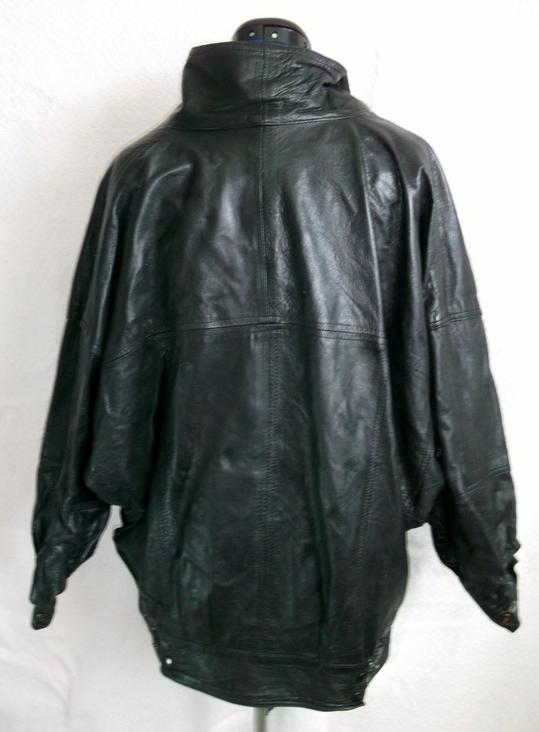 Vintage Unisex 3/4 leather jacket. Size 12/14, lined, top quality supple leather. with adjustable buckle fastenings Wonkey Donkey Bazaar