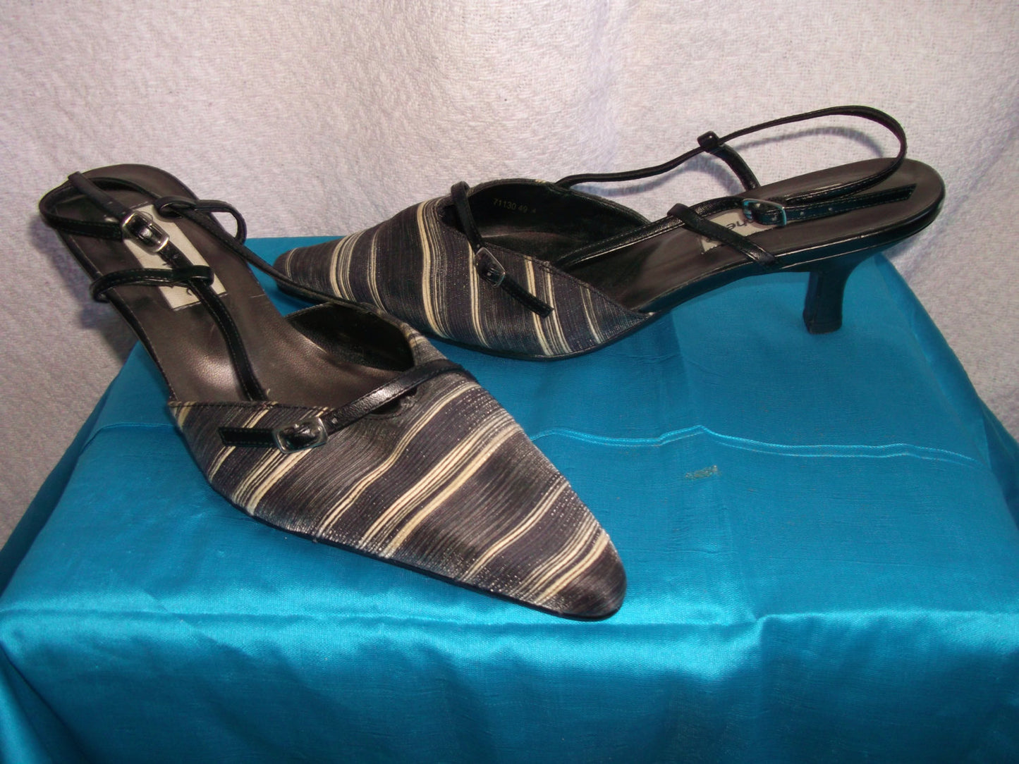 60's inspired low hel strappy sandals. Size 4 Wonkey Donkey Bazaar