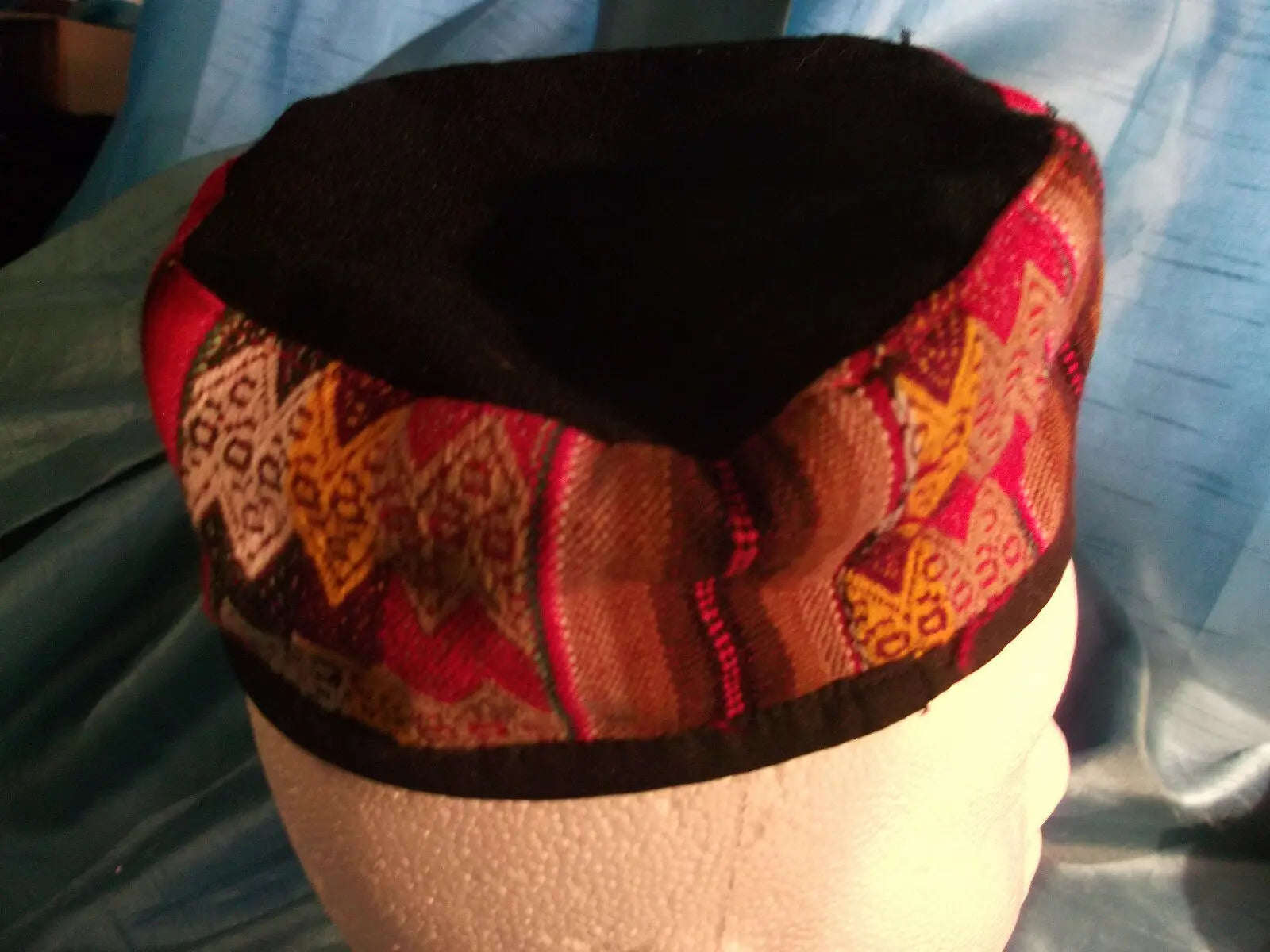 punk/cosplay/festi/stagewear/costume/ RED TRIBAL WOVEN. FEZ STYLE HAT  20"/52CM unbranded. vintage